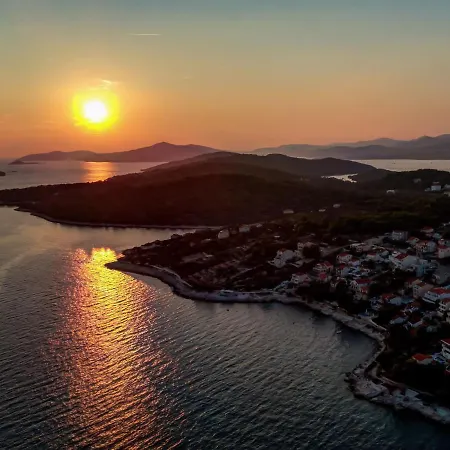 Nikaroni-2 By Interhome *