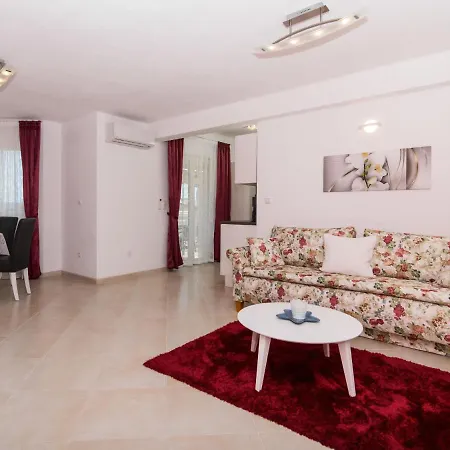 Nikaroni-2 By Interhome * Trogir