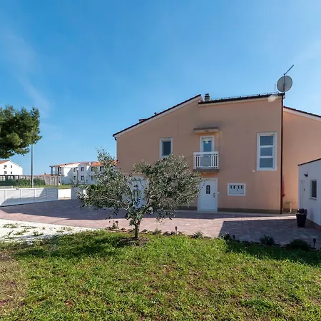 Apartamento Nikaroni-2 By Interhome *