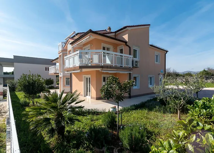Apartman Nikaroni-2 By Interhome Trogir