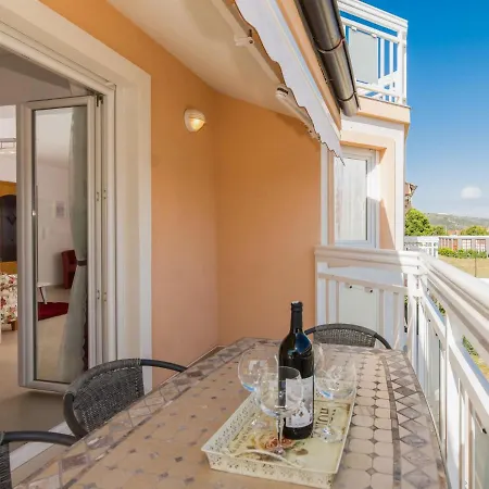 Nikaroni-2 By Interhome Appartement