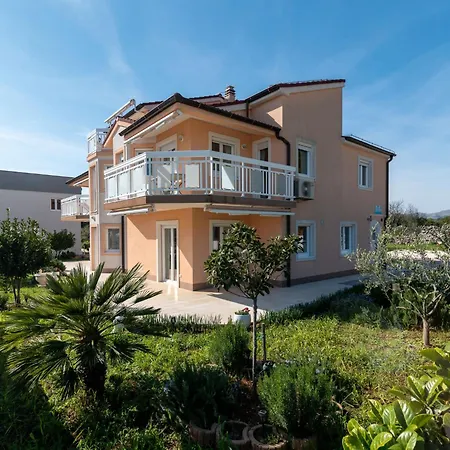 Appartement Nikaroni-2 By Interhome Trogir