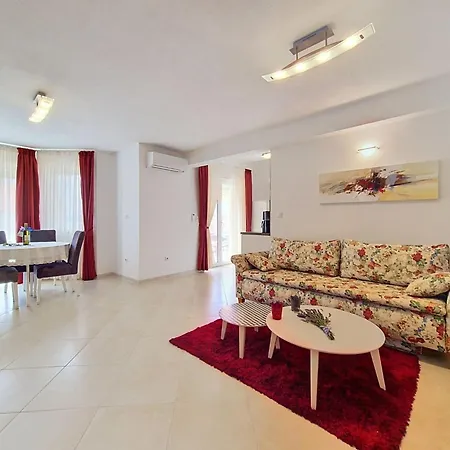 Nikaroni-2 By Interhome * Trogir