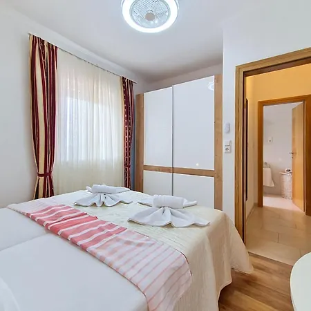 Appartement Nikaroni-2 By Interhome Trogir