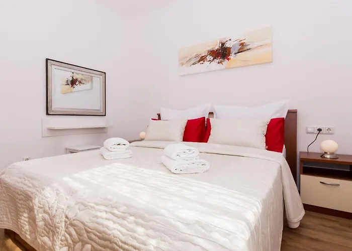 Appartement Nikaroni-2 By Interhome